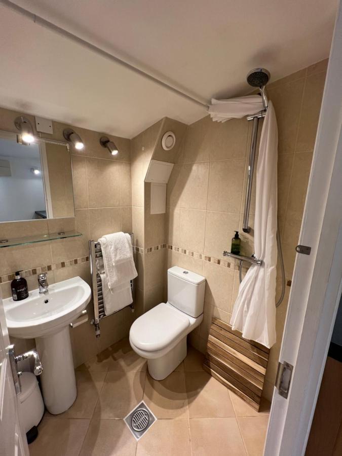 Ferndale Mews Bed & Breakfast Бристол Екстериор снимка
